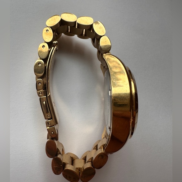 Michael Kors Bradshaw Women’s Watch - Picture 4 of 4